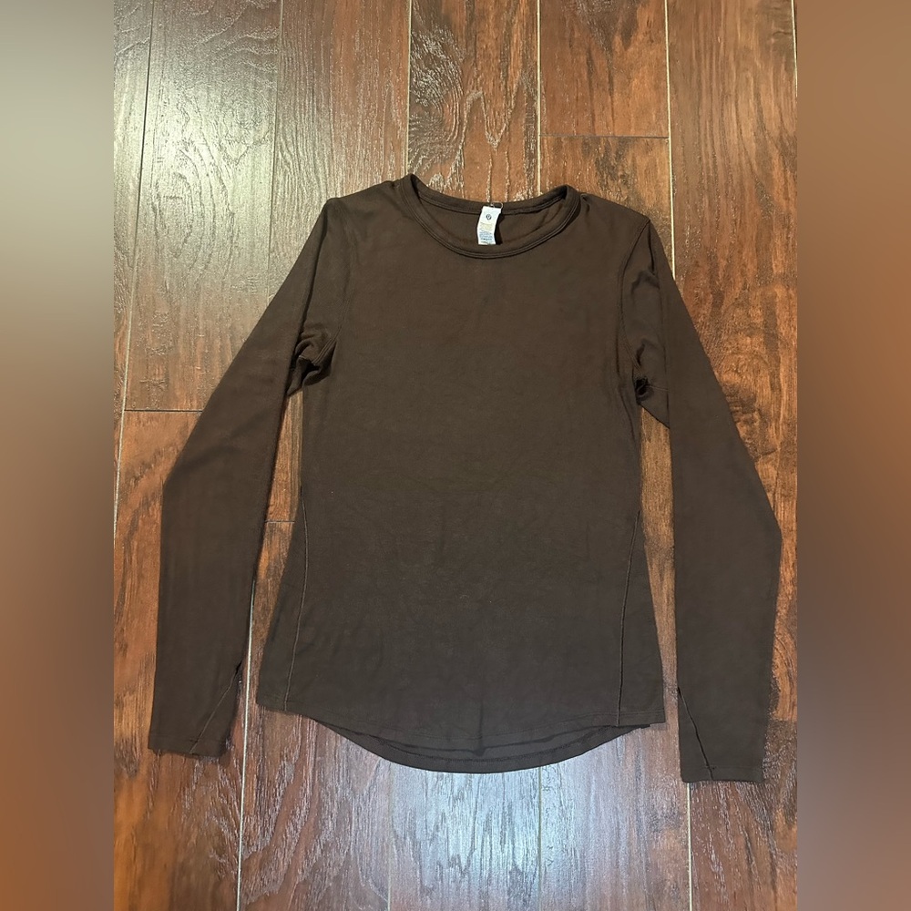 Lululemon Brown Espresso Long Sleeve Tee. Size 10. No flaws. Great condition.